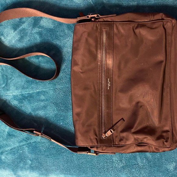 Michael Kors Men's Kent Large Messenger Bag, Black - Picture 1 of 11